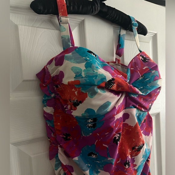 Mazu Swim Floral Plus Size (14) Tankini Top only Padded tata Support Cinched - Picture 5 of 10